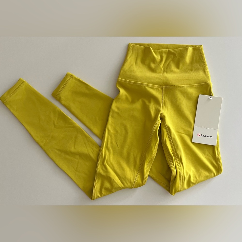 Lululemon Align High-Rise Pant 28"
Soleil
Size 0
